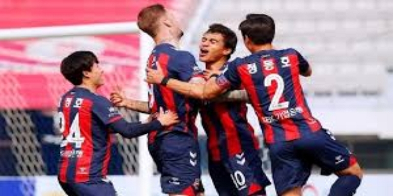 曼联战术渐入佳境：范加尔的4-2-3-1体系取得成效 -多宝体育